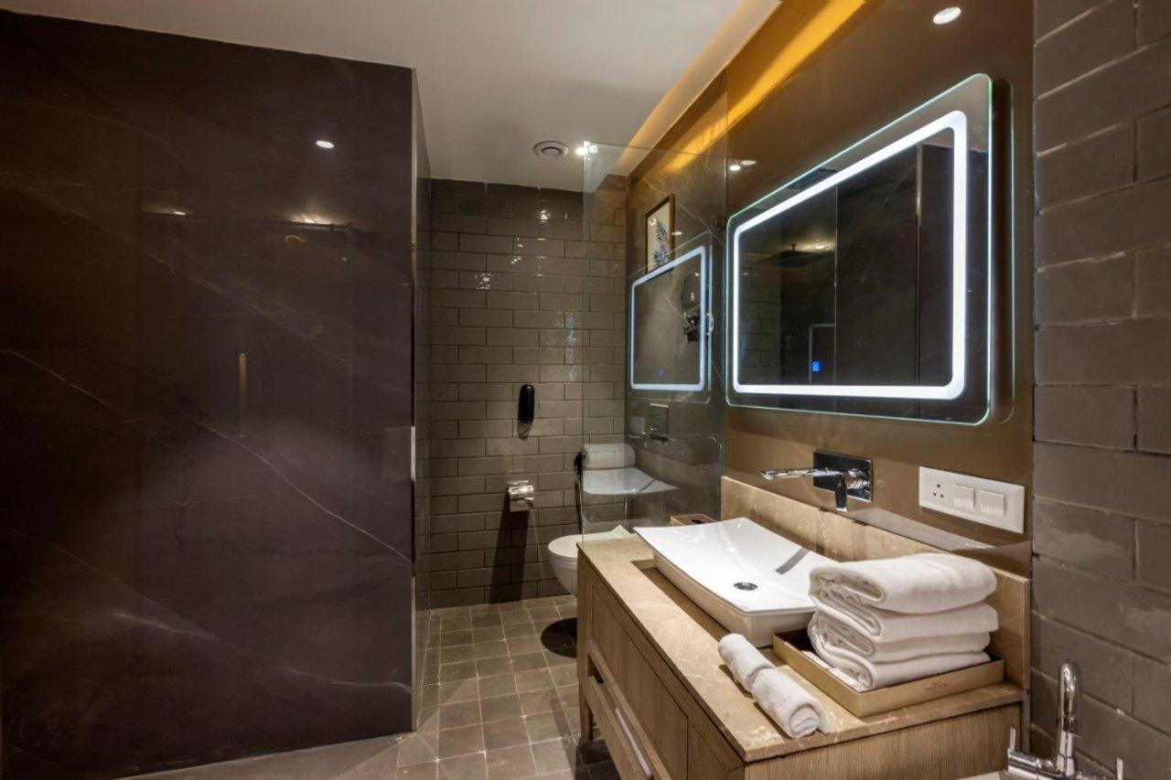 Sarovar Portico Morbi Exterior photo