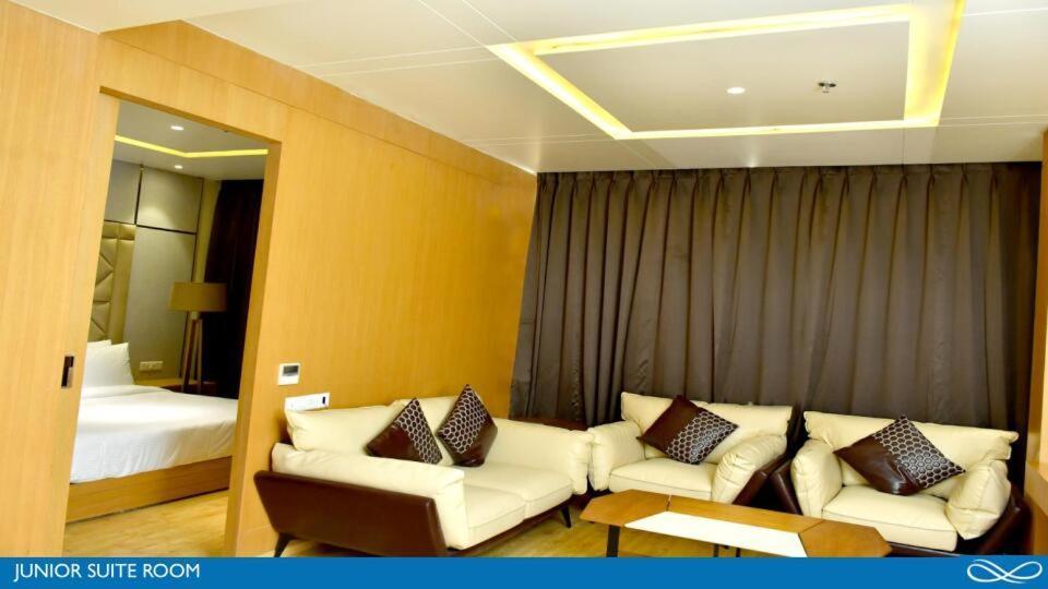 Sarovar Portico Morbi Exterior photo